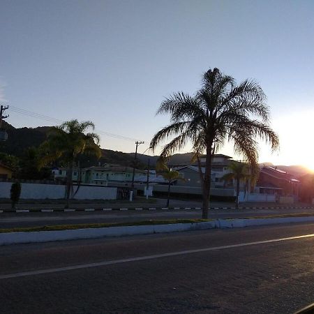 Apartamento Com Piscina Churrasqueira Em Ubatuba Apartment Bagian luar foto