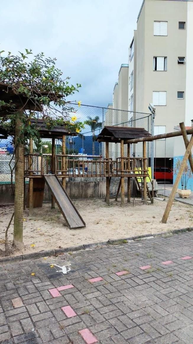 Apartamento Com Piscina Churrasqueira Em Ubatuba Apartment Bagian luar foto